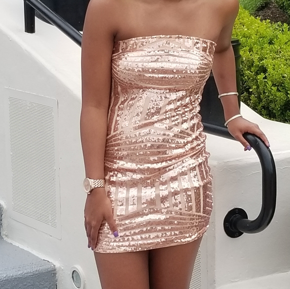 Dress - Picture 2 of 3